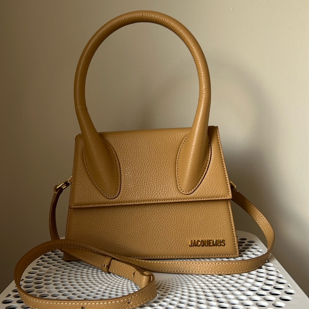 Jacquemus Le Grand Chiquito